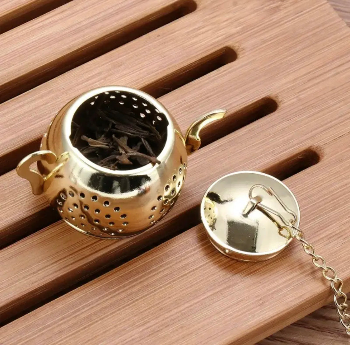 Teapot Shape Tea Strainer - image 1