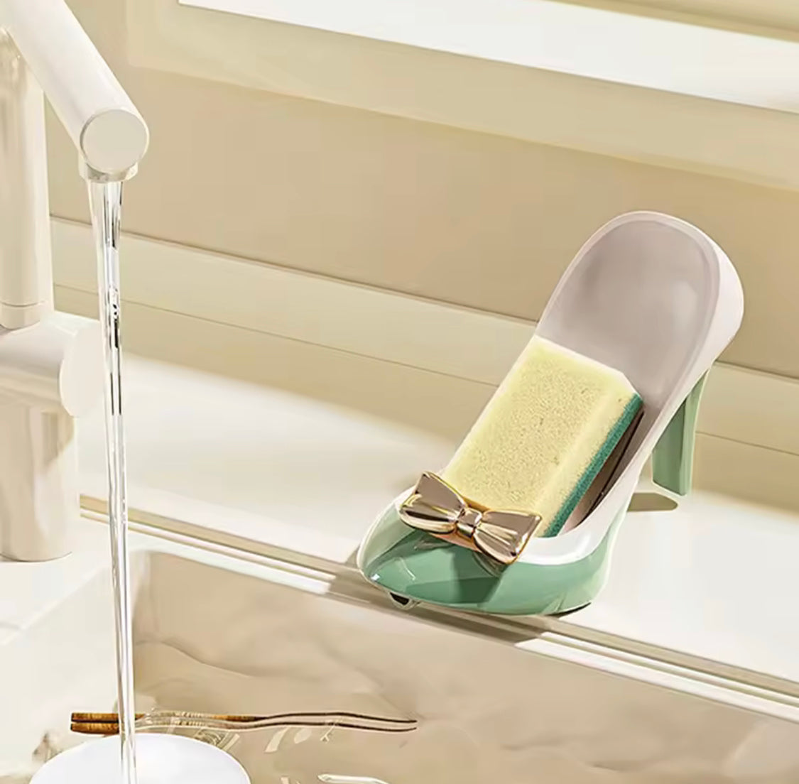 High Heel Shape Soap Holder - image 2