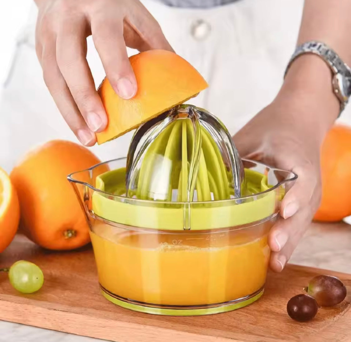 Multifunctional Citrus Juicer With Measuring Cup - image 1