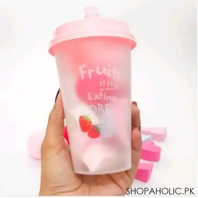 beauty blender with cup image2