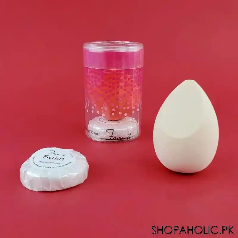 beauty blender with soap main image