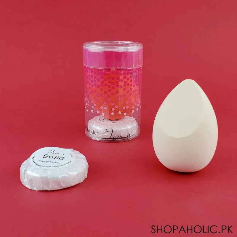 beauty blender with soap main image