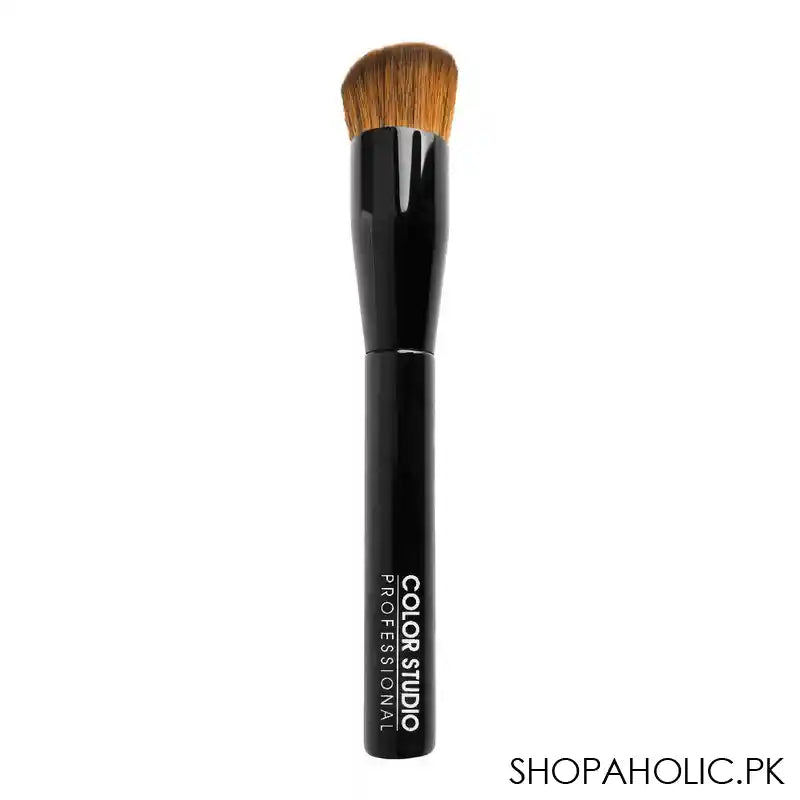 Color Studio Foundation Brush, Ensures A Swift & Even Application Of Foundation - Main Image