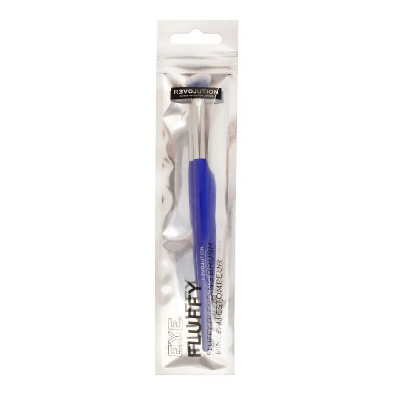 makeup revolution fluffy blending eye brush image2