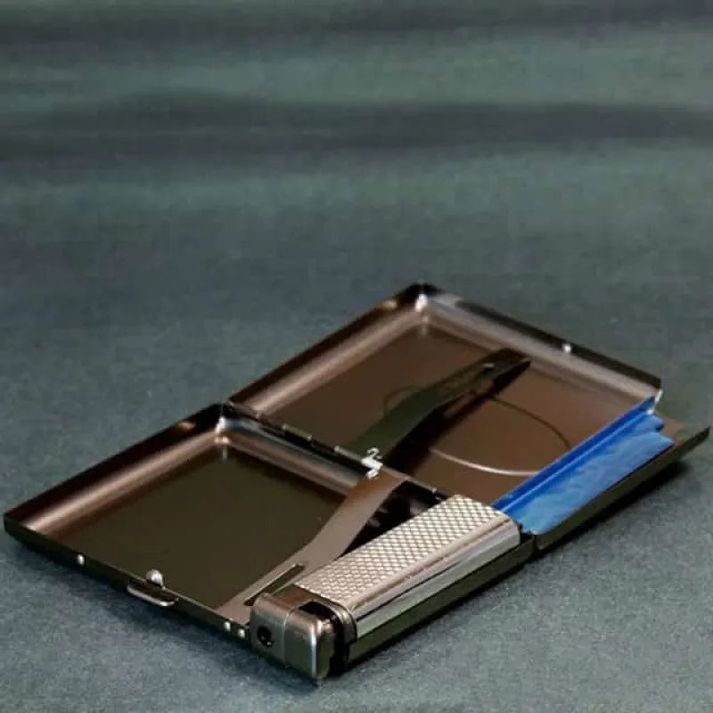 metal cigarette case with butane gas lighter image4