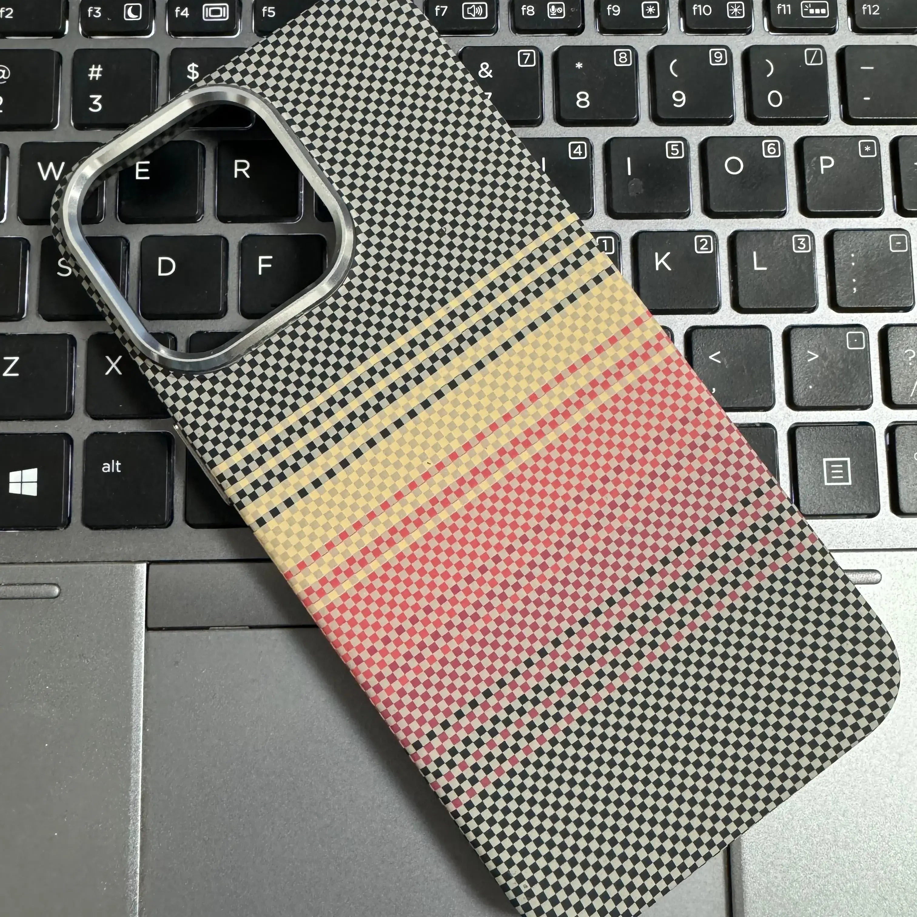 Pitaka Premium Design iPhone Case Cover