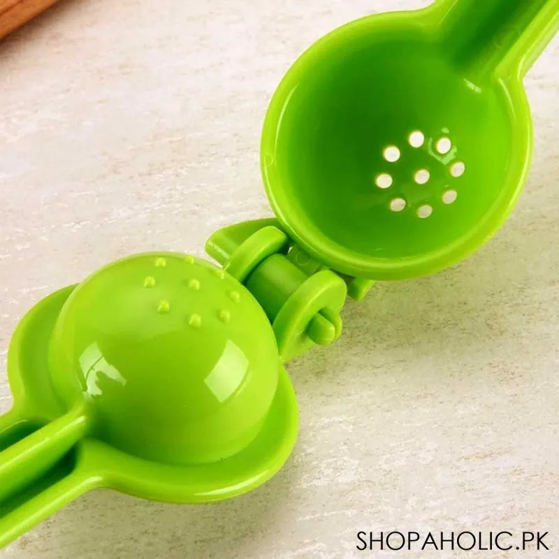 plastic handheld lemon squeezer image4