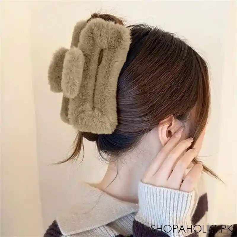 plush hair clip image5