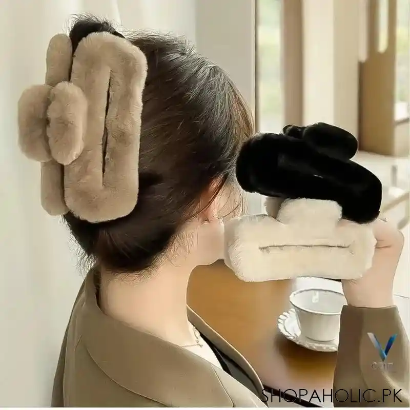 plush hair clip main image