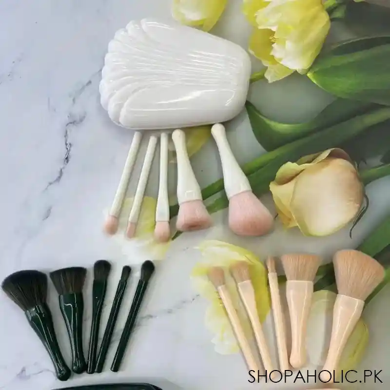 shell makeup brush set with mirror image5