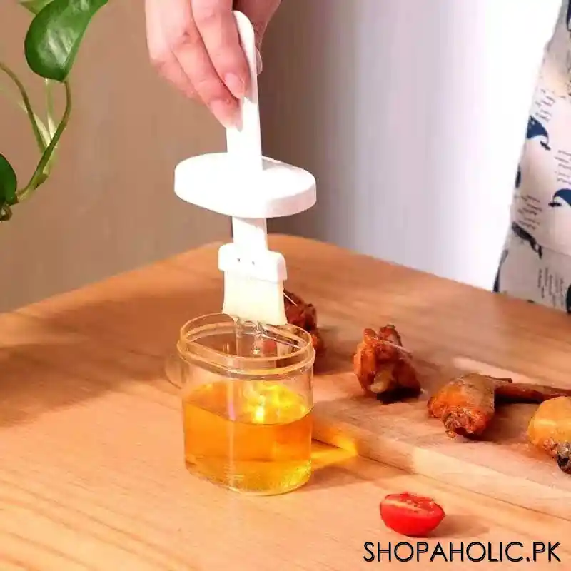 silicone oil bottle brush integrated with lid main image