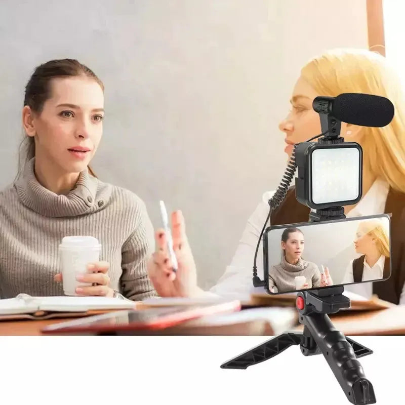 smart vlogging kit with microphone and led light main image